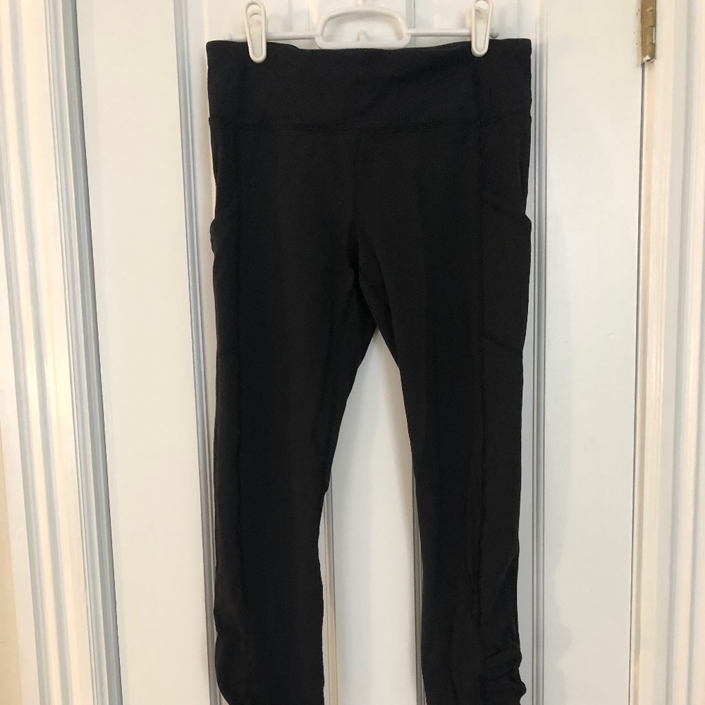 Lululemon Leggings -- Size 4 with Side Pockets